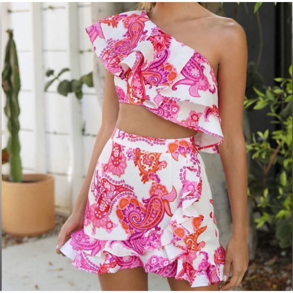 SHEIN VCAY Layered Ruffle Pink Orange Paisley two piece set size Medium
